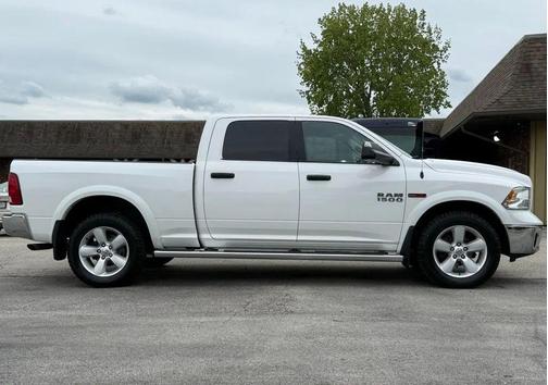 Pearl White 2018 RAM 1500 SLT