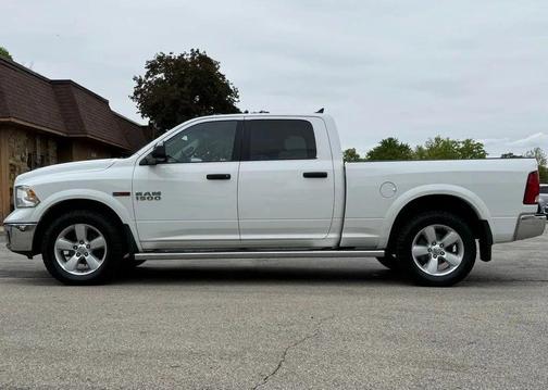 Pearl White 2018 RAM 1500 SLT