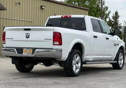 Pearl White 2018 RAM 1500 SLT