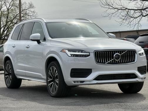2020 Volvo XC90 T6 Momentum