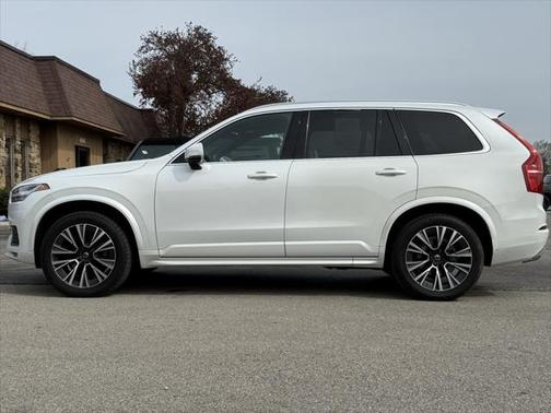 2020 Volvo XC90 T6 Momentum