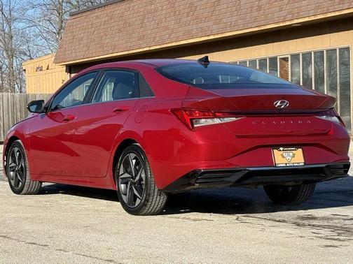 2021 Hyundai ELANTRA SEL