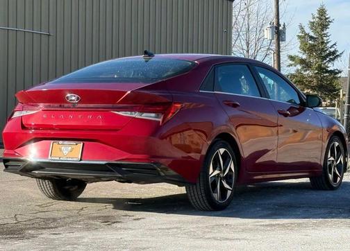 2021 Hyundai ELANTRA SEL