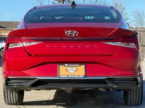 2021 Hyundai ELANTRA SEL