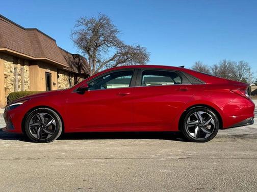 2021 Hyundai ELANTRA SEL