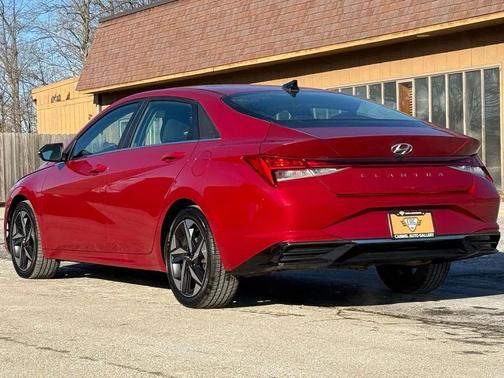 2021 Hyundai ELANTRA SEL