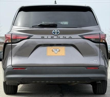 2021 Toyota Sienna LE