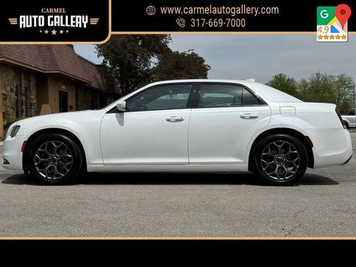 Ivory Tri-Coat Pearl 2016 Chrysler 300 S