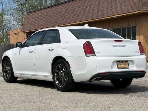 2016 Chrysler 300 S