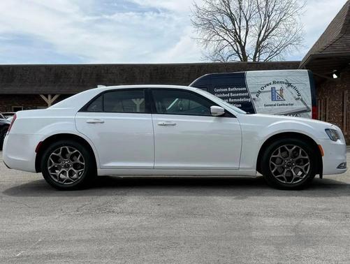 2016 Chrysler 300 S