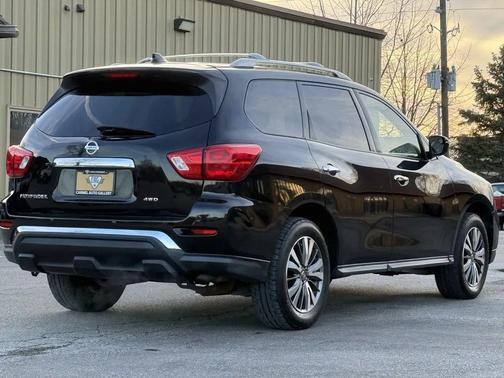 2019 Nissan Pathfinder S
