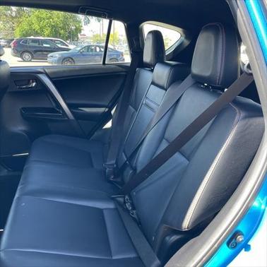 2017 Toyota RAV4 Hybrid SE