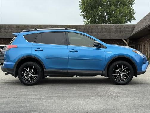 2017 Toyota RAV4 Hybrid SE