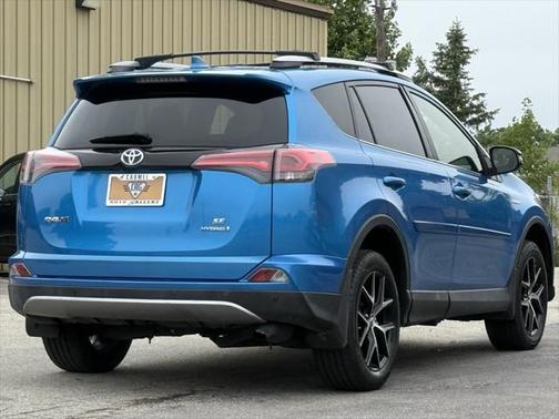 2017 Toyota RAV4 Hybrid SE