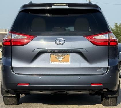 2017 Toyota Sienna XLE Premium