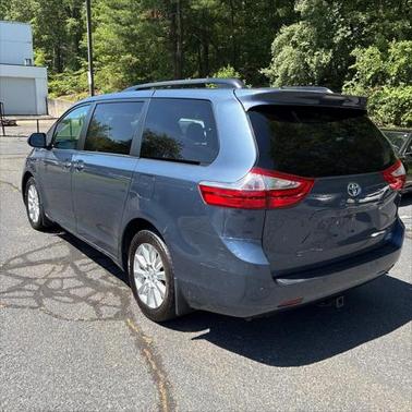 2017 Toyota Sienna XLE Premium
