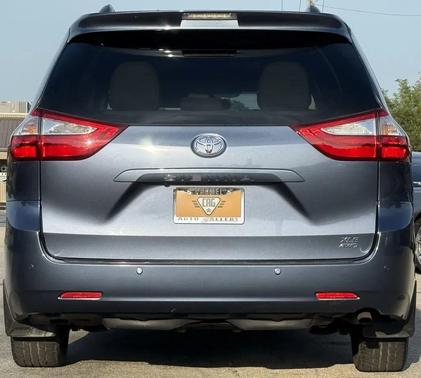 2017 Toyota Sienna XLE Premium