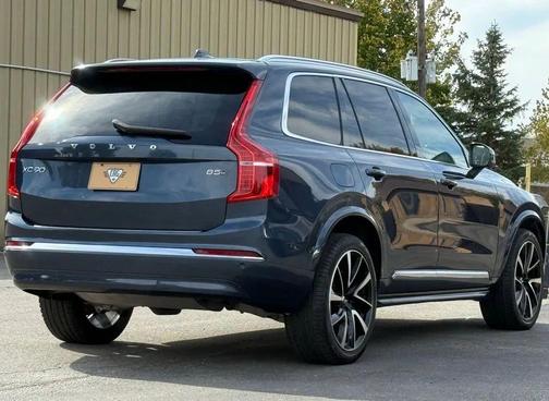 2023 Volvo XC90 B5 Plus