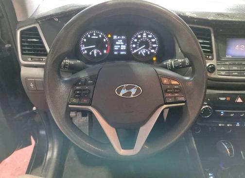 2017 Hyundai TUCSON SE