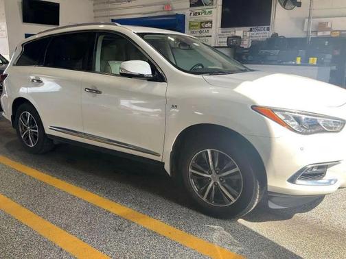 2017 INFINITI QX60 Base