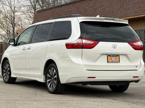2019 Toyota Sienna XLE Premium