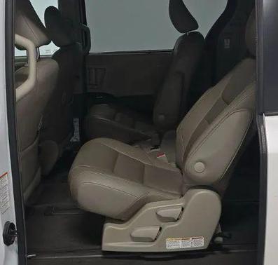 2019 Toyota Sienna XLE Premium