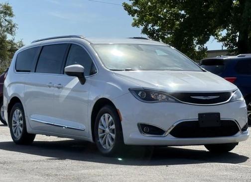 2018 Chrysler Pacifica Touring-L