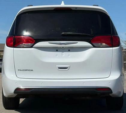 2018 Chrysler Pacifica Touring-L