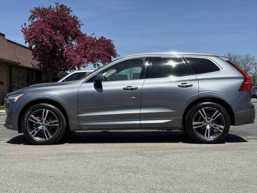 2019 Volvo XC60 T5 Momentum