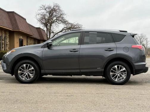 2018 Toyota RAV4 Hybrid XLE
