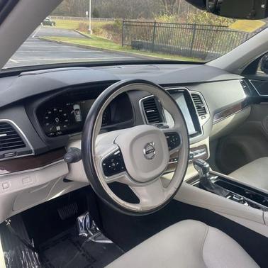 2019 Volvo XC90 T6 Momentum