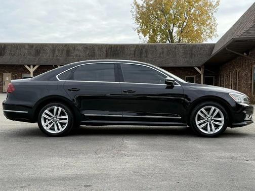 2017 Volkswagen Passat 1.8T SEL Premium