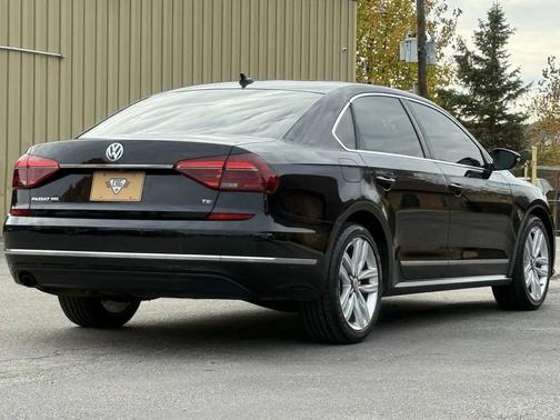 2017 Volkswagen Passat 1.8T SEL Premium