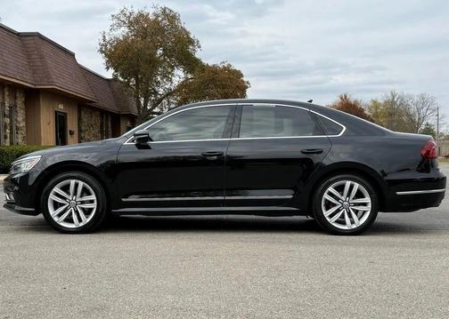 2017 Volkswagen Passat 1.8T SEL Premium