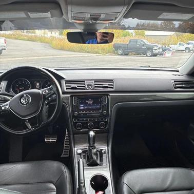 2017 Volkswagen Passat 1.8T SEL Premium