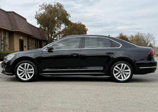 2017 Volkswagen Passat 1.8T SEL Premium