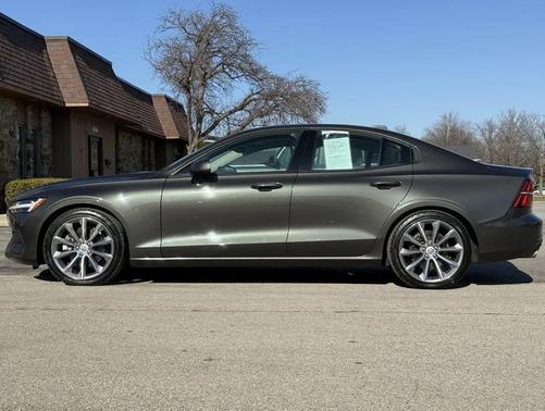 2019 Volvo S60 T5 Momentum