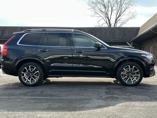 2019 Volvo XC90 T6 Momentum