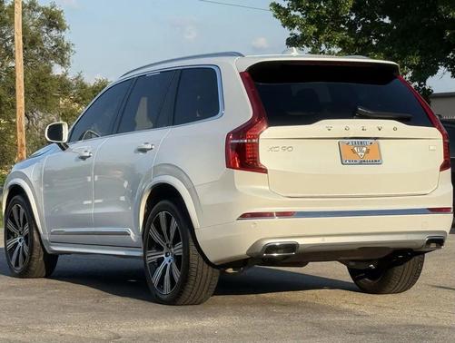 2021 Volvo XC90 Recharge Plug-In Hybrid T8 Inscription 7 Passenger