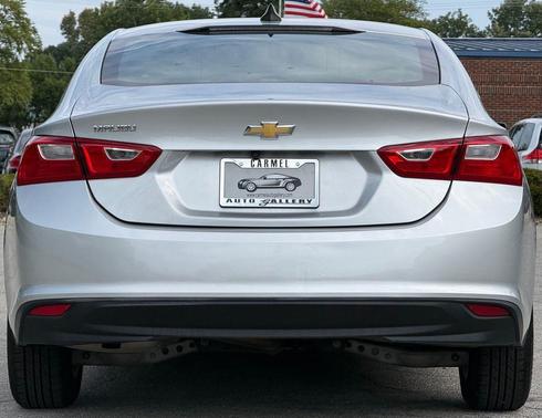 Silver Ice Metallic 2019 Chevrolet Malibu 1LS