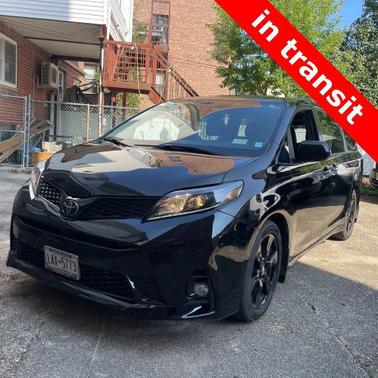 2020 Toyota Sienna SE