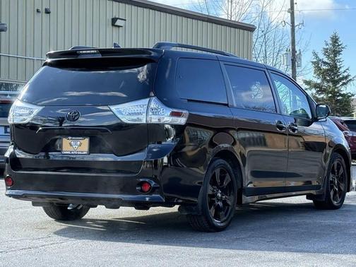 2020 Toyota Sienna SE