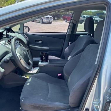 Sky 2013 Toyota Prius v Two