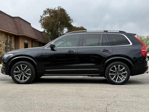 Onyx Black Metallic 2018 Volvo XC90 T5 Momentum