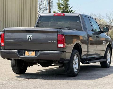 Brilliant Black Crystal Pearlcoat 2017 RAM 1500 Express