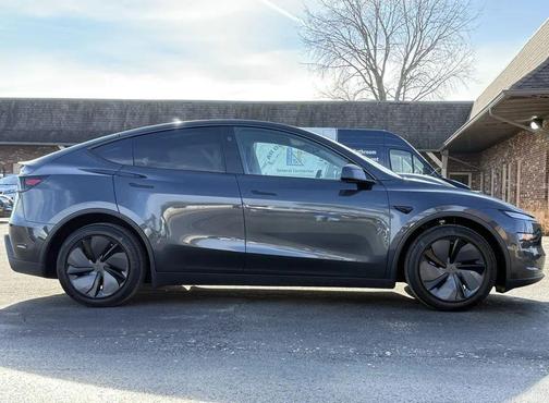 2026 Tesla Model Y Premium Rear-Wheel Drive