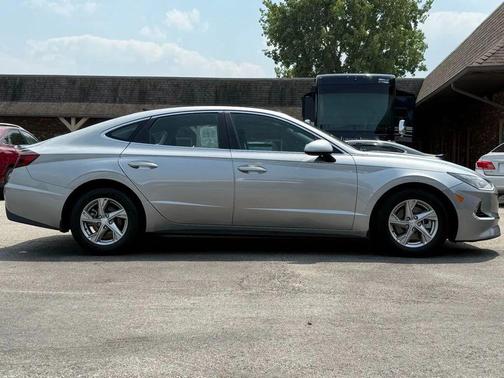 2020 Hyundai SONATA SE