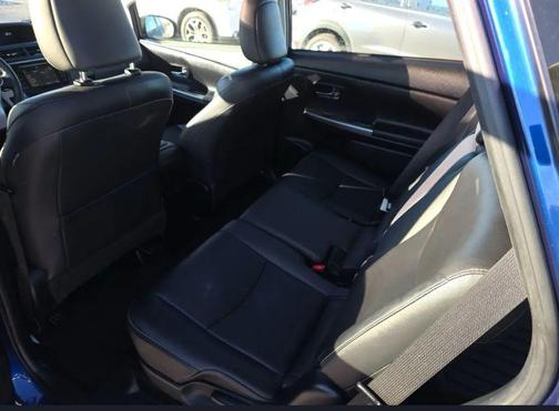 2016 Toyota Prius v Five