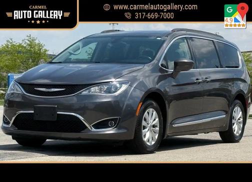 Granite Crystal Metallic Clearcoat 2017 Chrysler Pacifica Touring-L
