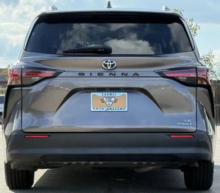 2021 Toyota Sienna LE